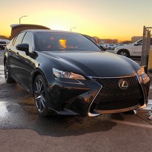 Meet your Posher, Elias